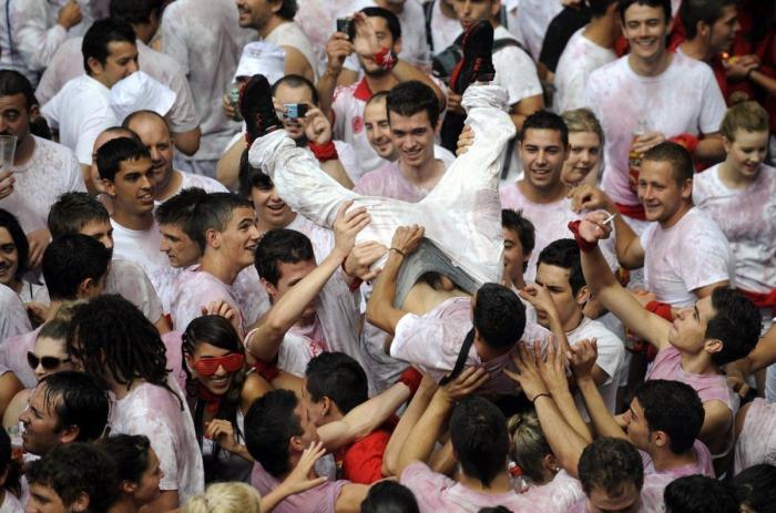 San Fermín comienza en Pamplona con el lanzamiento del chupinazo (FOTOS Y VÍDEO)