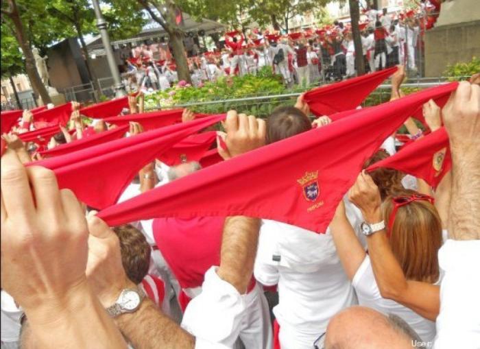 San Fermín comienza en Pamplona con el lanzamiento del chupinazo (FOTOS Y VÍDEO)