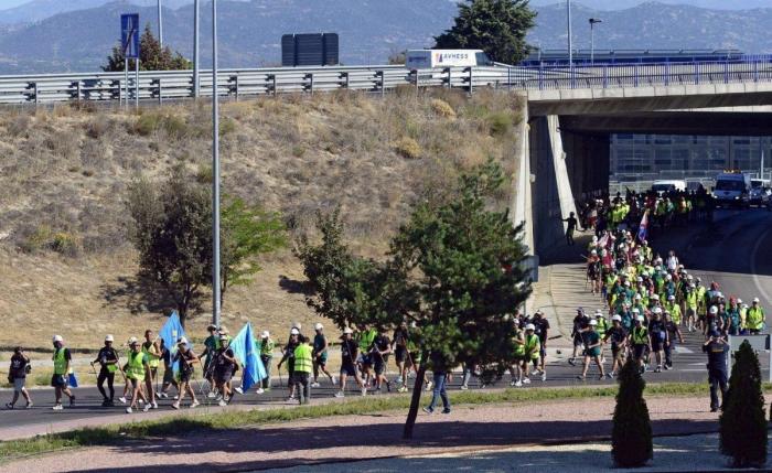 Miles de personas acompañan en Sol a la Marcha Negra en la 'noche minera' (VÍDEO, FOTOS)