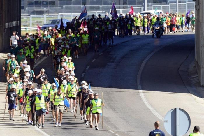 Miles de personas acompañan en Sol a la Marcha Negra en la 'noche minera' (VÍDEO, FOTOS)