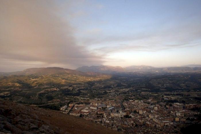 El incendio de Alcoy amenaza un parque natural y podría haber quemado ya 150 hectáreas (FOTOS)