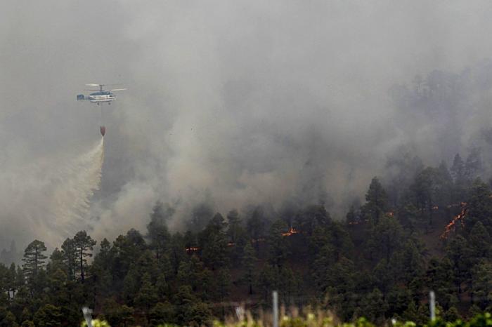 El incendio de Tenerife alcanza el Parque Nacional del Teide (FOTOS)