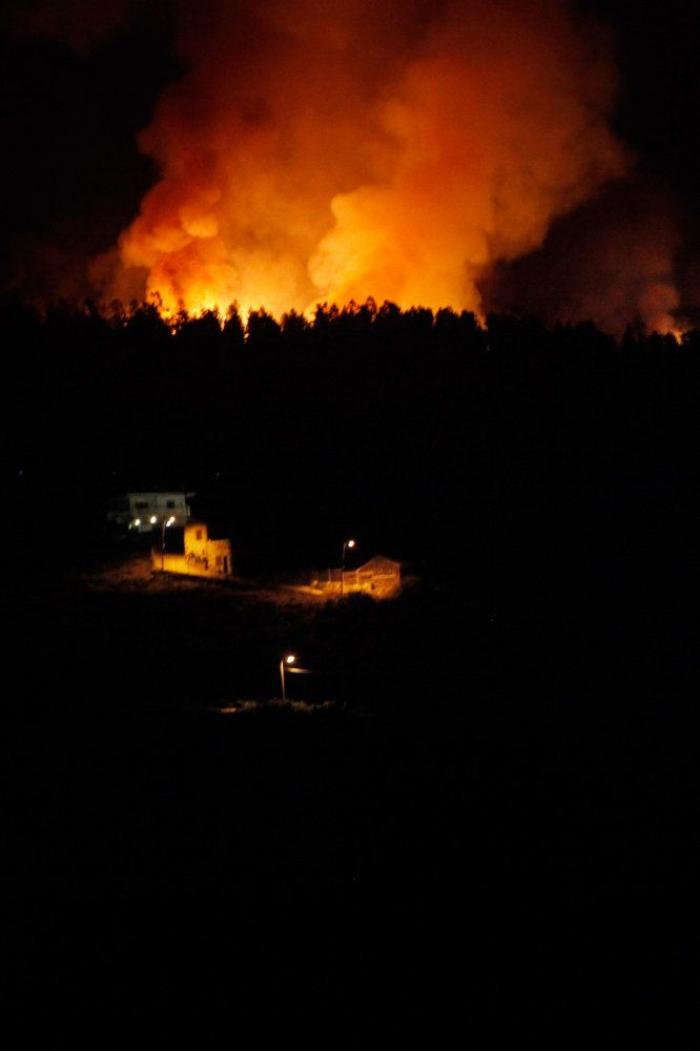 El incendio de Tenerife alcanza el Parque Nacional del Teide (FOTOS)