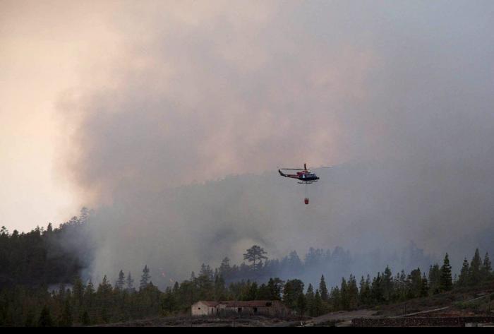 El incendio de Tenerife alcanza el Parque Nacional del Teide (FOTOS)