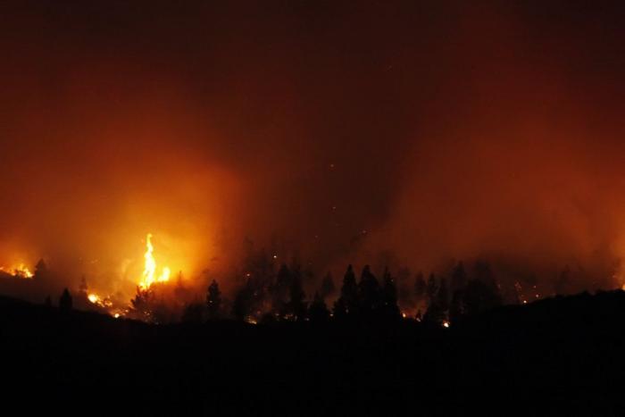El incendio de Tenerife alcanza el Parque Nacional del Teide (FOTOS)