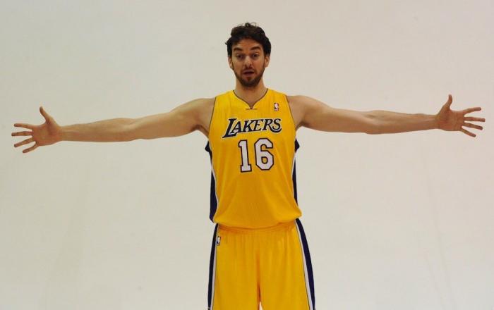 Lambán responde al "catalán Pau Gasol" tras sus palabras: "Debería informarse mejor"