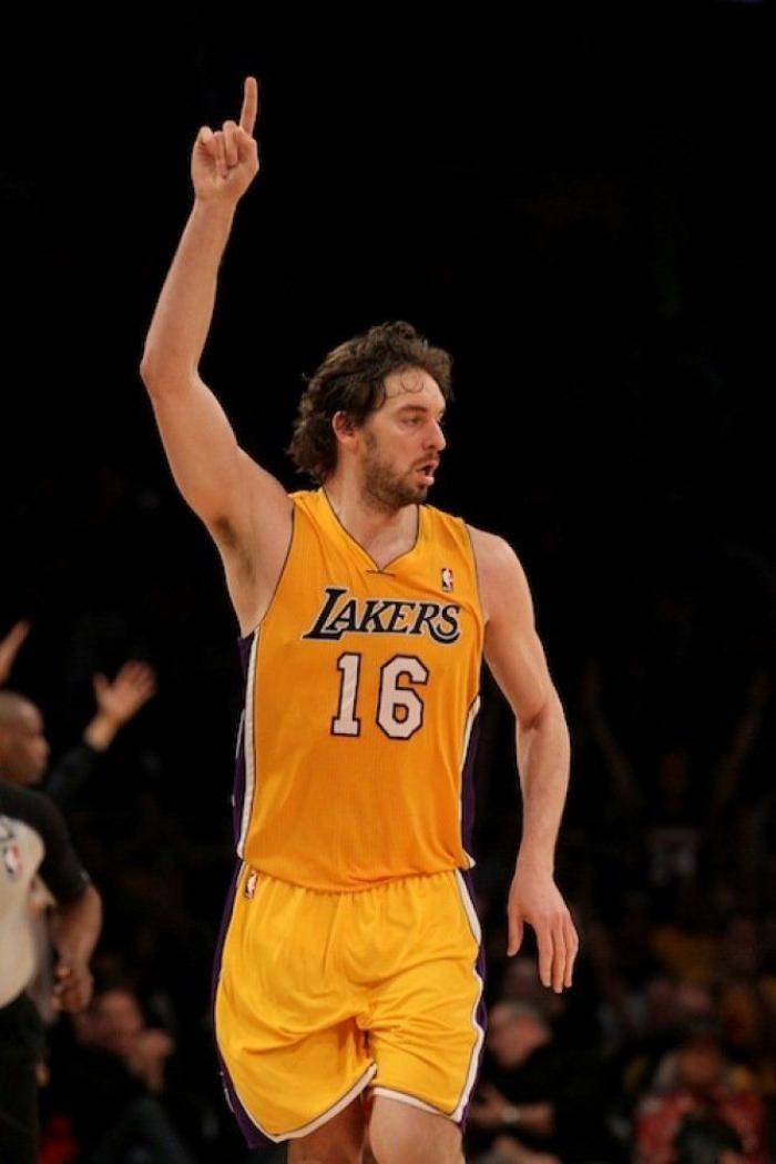 Lambán responde al "catalán Pau Gasol" tras sus palabras: "Debería informarse mejor"