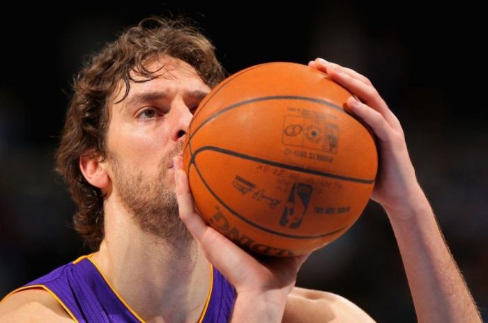 Lambán responde al "catalán Pau Gasol" tras sus palabras: "Debería informarse mejor"