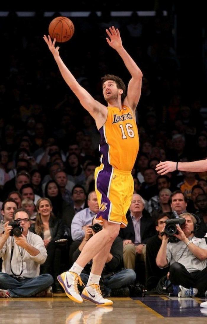 Lambán responde al "catalán Pau Gasol" tras sus palabras: "Debería informarse mejor"