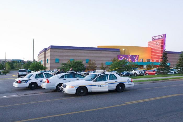 Masacre de Aurora: La Policía detona trampas explosivas en casa del presunto asesino James Holmes