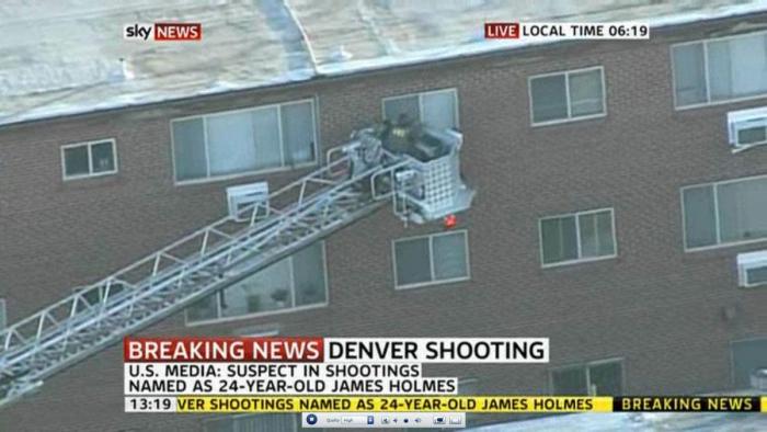 Masacre de Aurora: La Policía detona trampas explosivas en casa del presunto asesino James Holmes