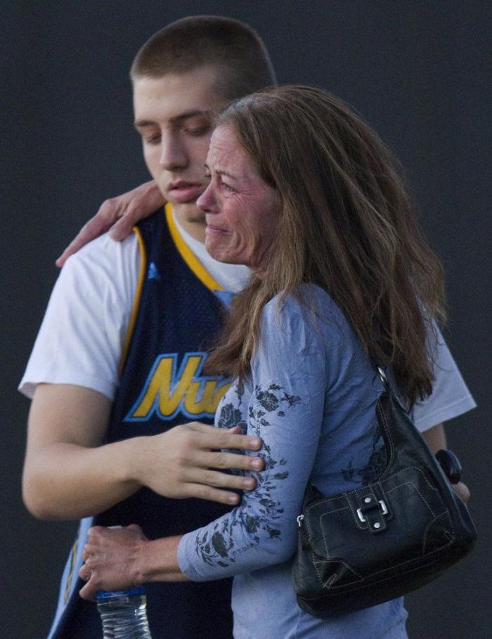 El asesino del cine de Denver compró su arsenal a través de internet (FOTOS)