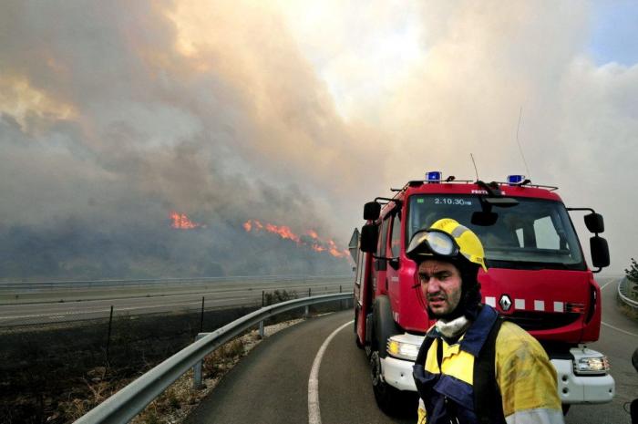 Incendio en Girona: el foco entre Terrades y Boadella, controlado
