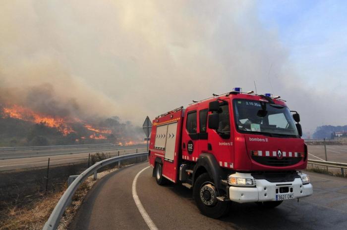Incendio en Girona: el foco entre Terrades y Boadella, controlado