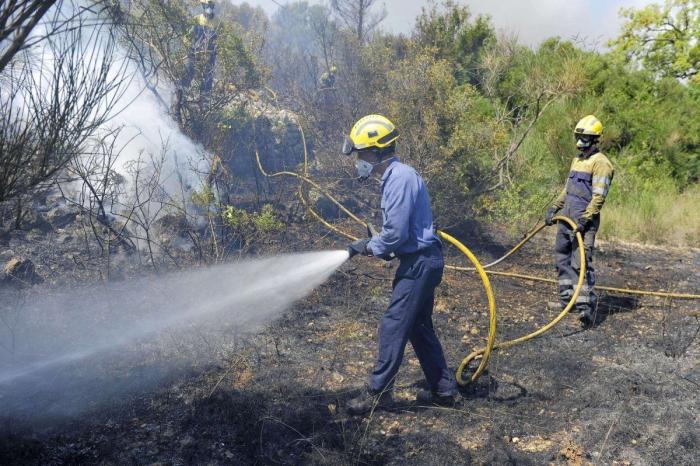 Incendio en Girona: el foco entre Terrades y Boadella, controlado