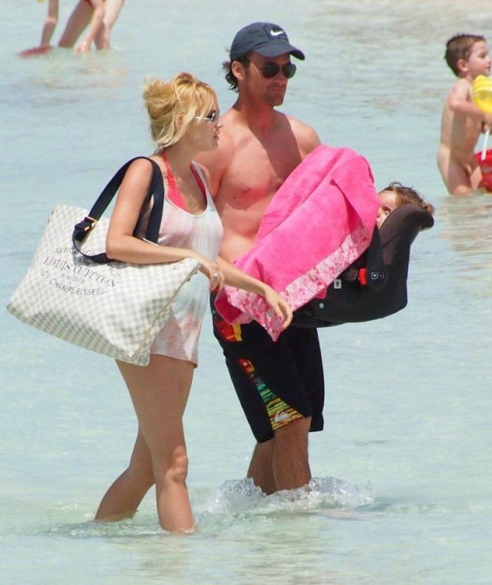 Famosos en la playa: 5 sitios donde buscarlos en España (FOTOS)