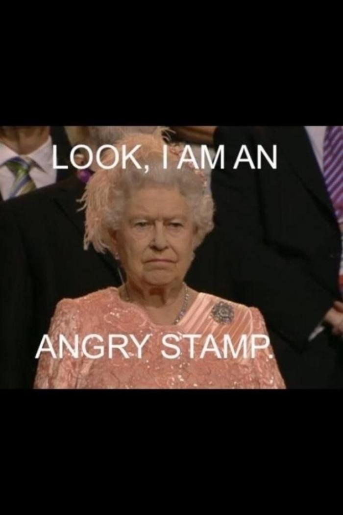 ¿Pero qué hace la reina Isabel II durante la inauguración de las Olimpiadas? (FOTOS)