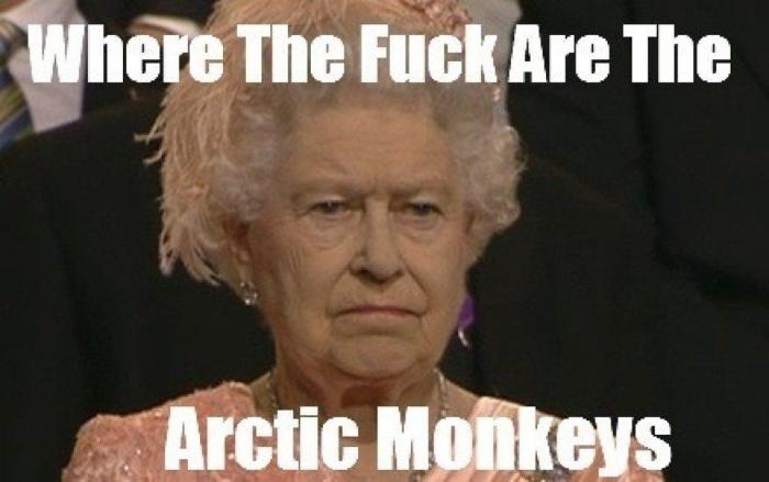 ¿Pero qué hace la reina Isabel II durante la inauguración de las Olimpiadas? (FOTOS)