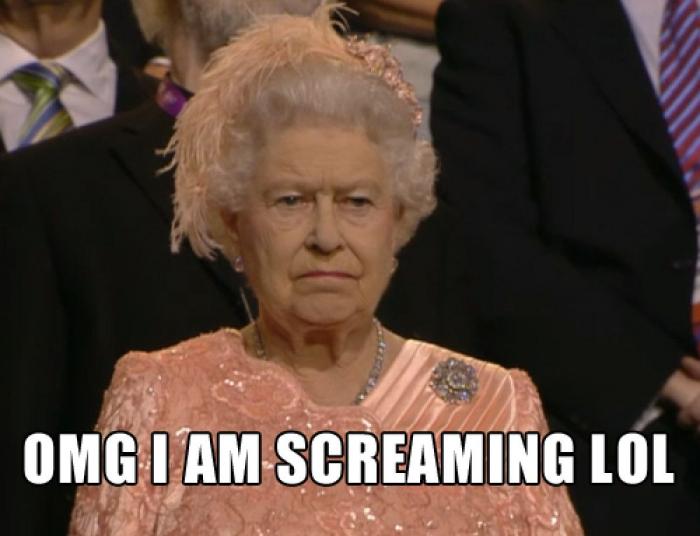 ¿Pero qué hace la reina Isabel II durante la inauguración de las Olimpiadas? (FOTOS)