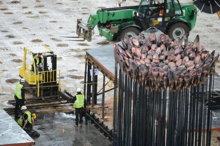 El pebetero olímpico se apaga por unas horas por cambio de emplazamiento (FOTOS)