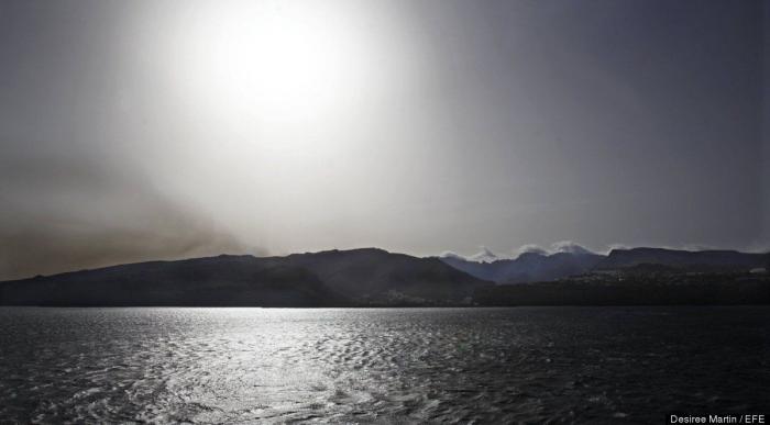 Los dos incendios de La Gomera estables tras el cambio en el tiempo (FOTOS)