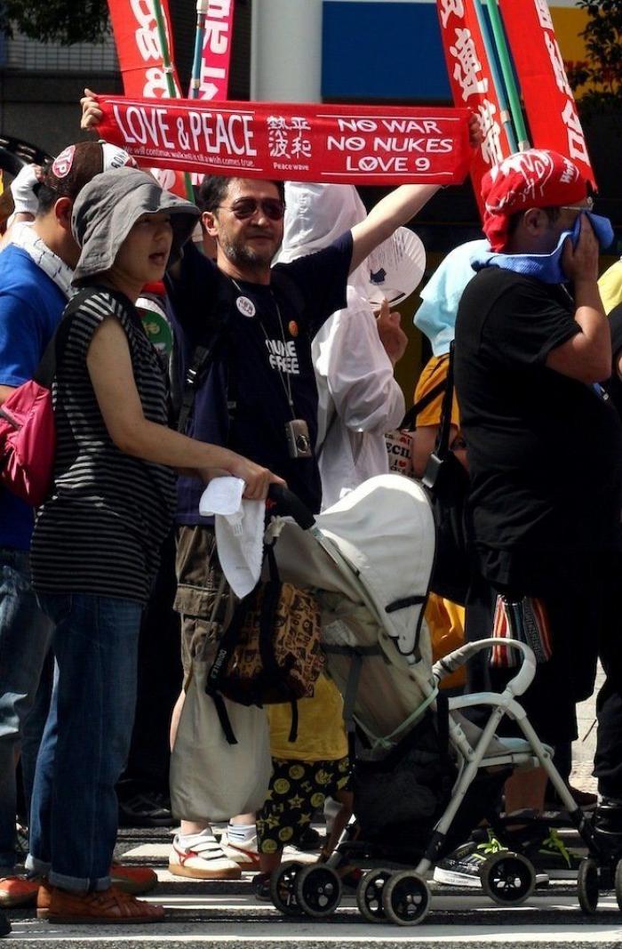 Pedro Sánchez la lía en Twitter con su homenaje a Hiroshima: la clave está en la foto