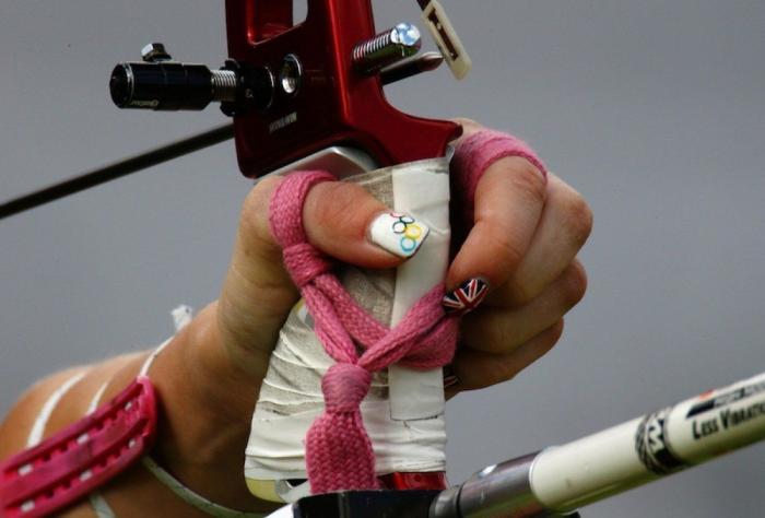 España pide a Europa prohibir la venta al público de esmalte de uñas permanente por sus efectos