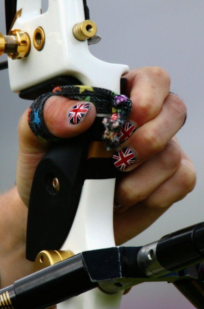 España pide a Europa prohibir la venta al público de esmalte de uñas permanente por sus efectos