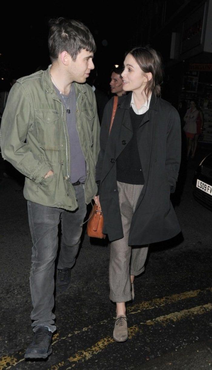 Vestidos de verano perfectos, sandalias y pantalones tobilleros: los looks de chica normal de Keira Knightley (FOTOS)