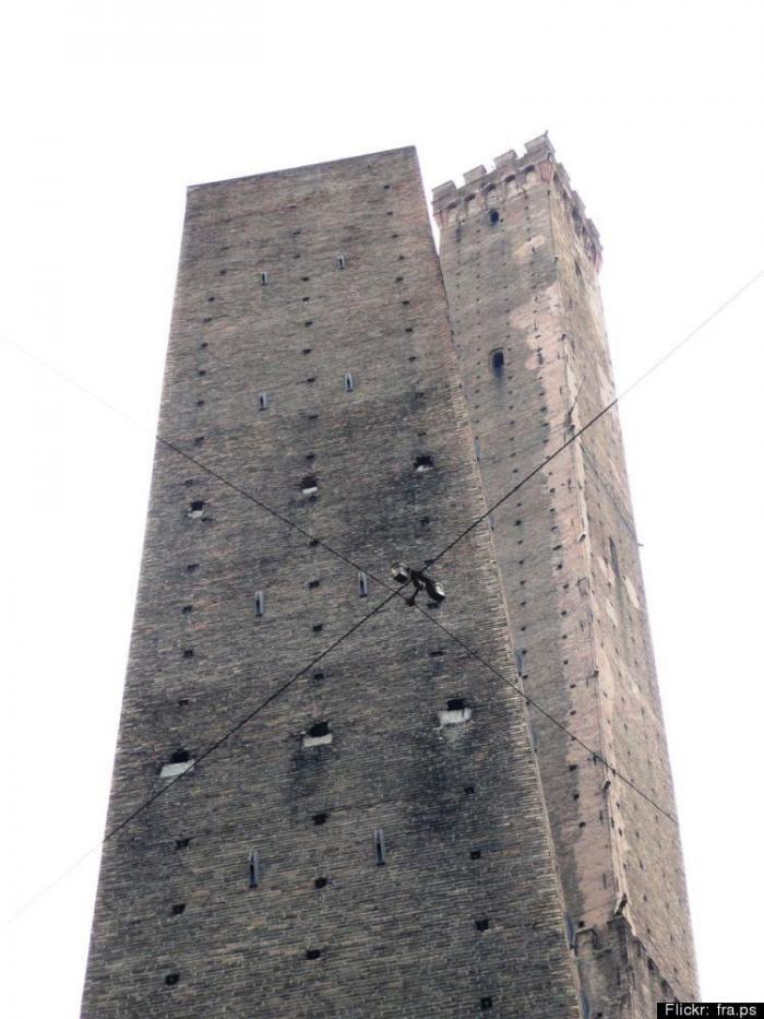Una de las torres de la catedral de Santiago de Compostela está inclinada 40 centímetros (FOTOS)