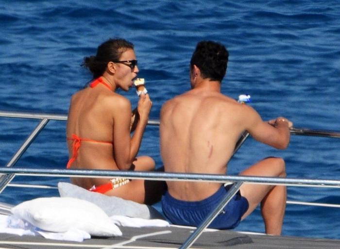 Cristiano Ronaldo e Irina Shayk: vacaciones en yate en Saint Tropez (FOTOS)