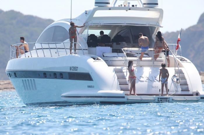 Cristiano Ronaldo e Irina Shayk: vacaciones en yate en Saint Tropez (FOTOS)