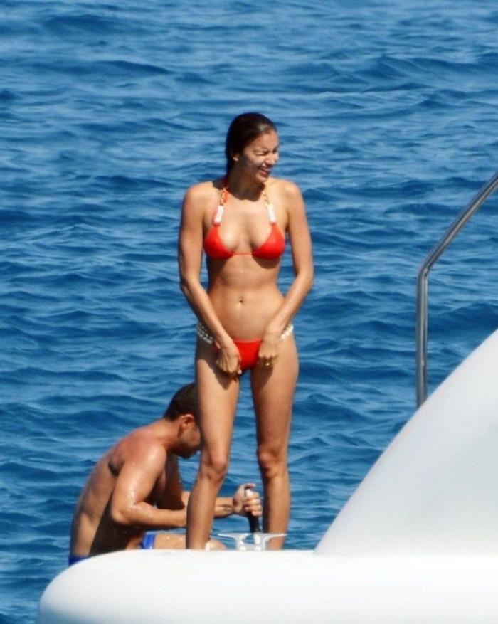Cristiano Ronaldo e Irina Shayk: vacaciones en yate en Saint Tropez (FOTOS)
