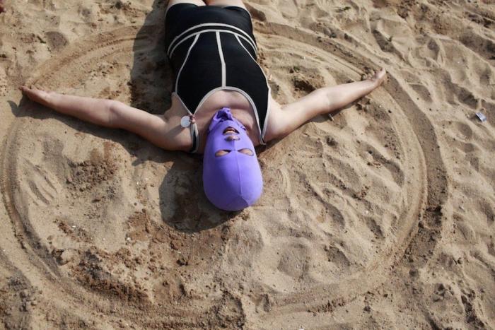 Máscaras en las playas de Qingdao en China: el accesorio definitivo contra el sol (FOTOS)