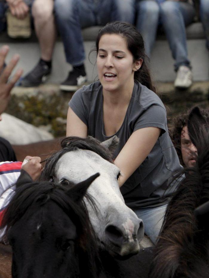 La Rapa das bestas reúne a cientos de personas en Sabucedo (FOTOS)