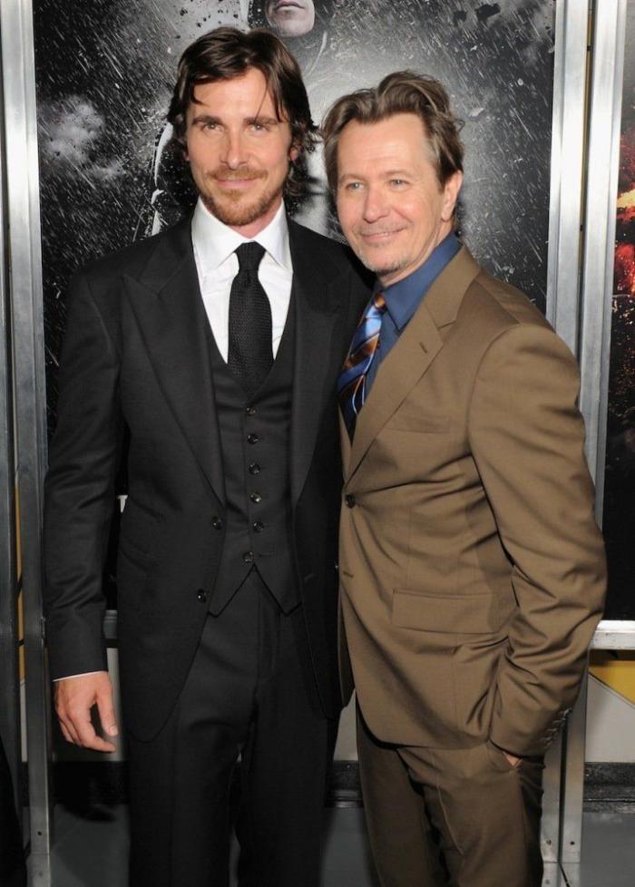 Anne Hathaway y Marion Cotillard: de blanco para el estreno de "El Caballero Oscuro: la leyenda renace" (FOTOS)