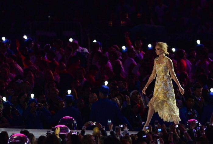 Naomi Campbell posa por primera vez con su hija en la portada de 'Vogue'