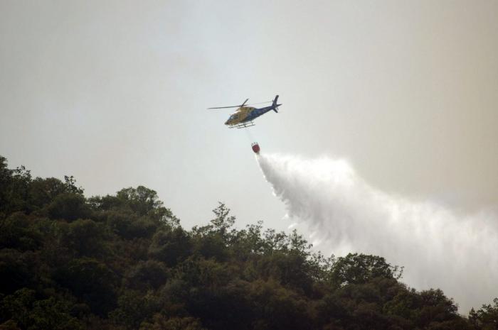 La ola de calor y el fuerte viento mantienen activos más de 10 incendios en toda España