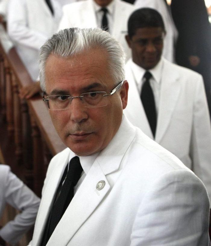 Reino Unido amenaza con asaltar la embajada de Ecuador en Londres para arrestar a Assange