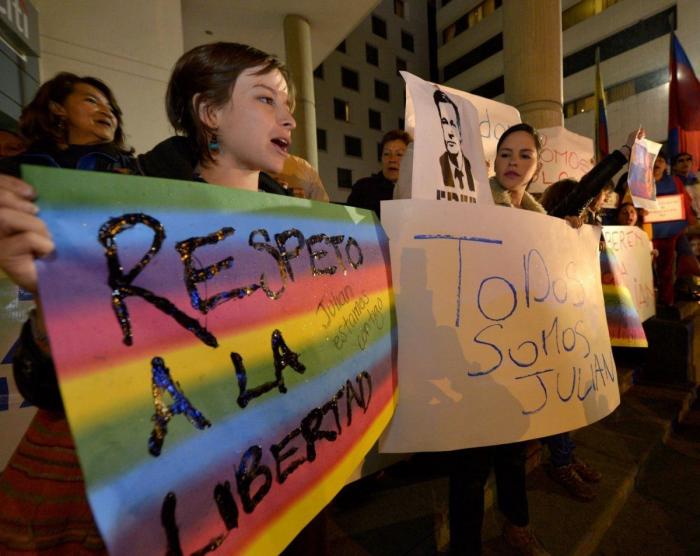 Reino Unido amenaza con asaltar la embajada de Ecuador en Londres para arrestar a Assange