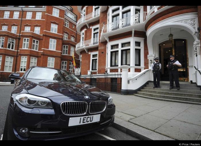 Reino Unido amenaza con asaltar la embajada de Ecuador en Londres para arrestar a Assange
