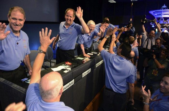 Los ingenieros de Curiosity: quiénes son esos hombres de azul de la NASA (FOTOS)