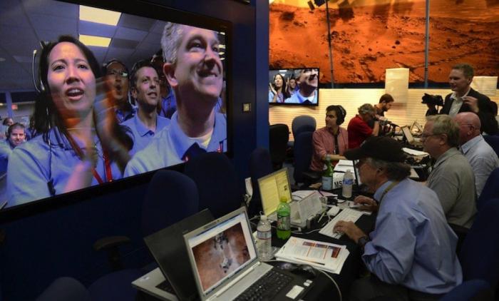 Los ingenieros de Curiosity: quiénes son esos hombres de azul de la NASA (FOTOS)