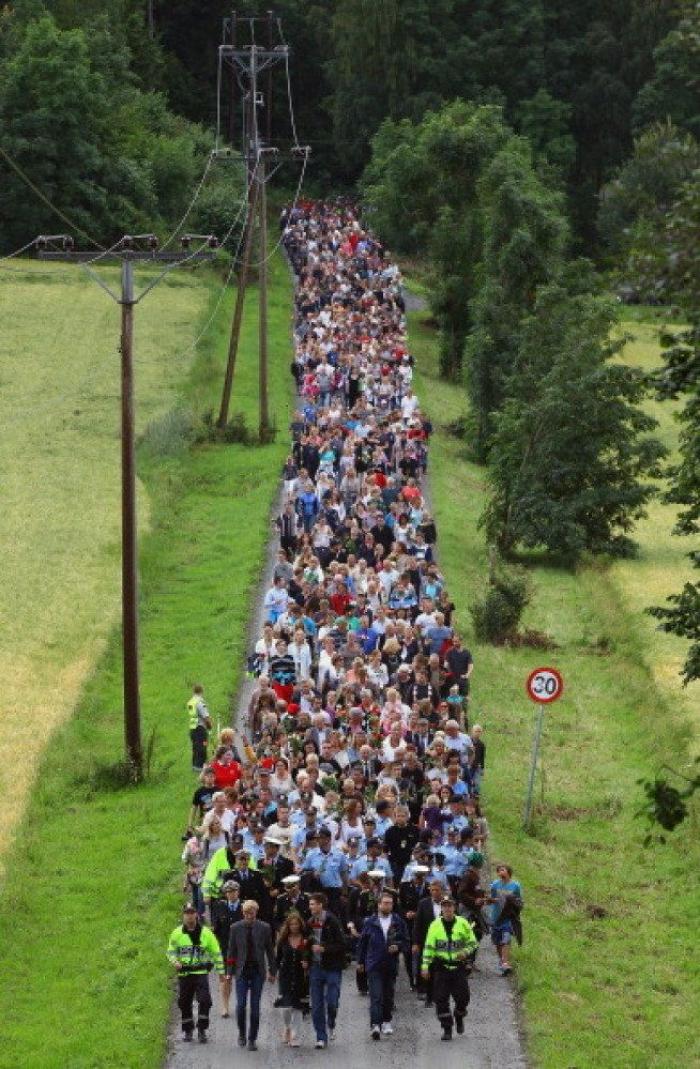 La televisión pública noruega difunde por primera vez imágenes del atentado con furgoneta bomba de Breivik (VÍDEO)