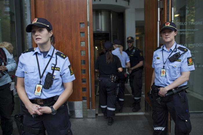 La televisión pública noruega difunde por primera vez imágenes del atentado con furgoneta bomba de Breivik (VÍDEO)