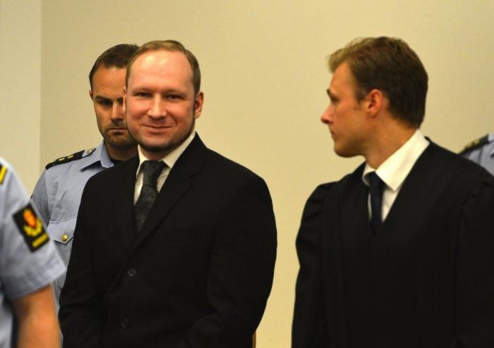 La televisión pública noruega difunde por primera vez imágenes del atentado con furgoneta bomba de Breivik (VÍDEO)