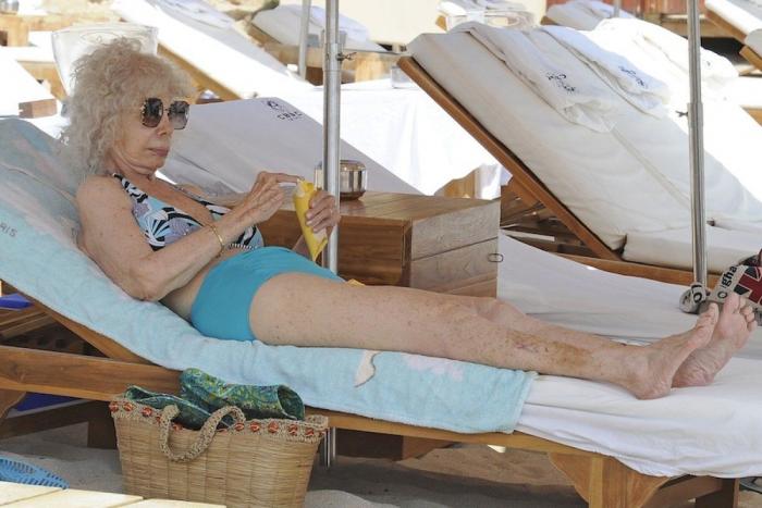 Duquesa de Alba en biquini: triunfa en la prensa de Estados Unidos (FOTOS)