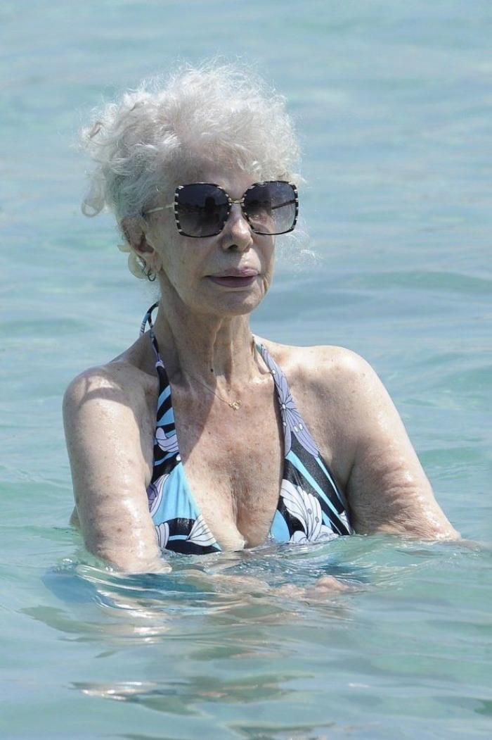 Duquesa de Alba en biquini: triunfa en la prensa de Estados Unidos (FOTOS)