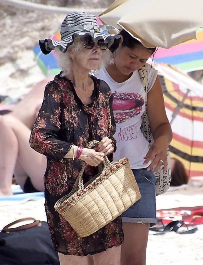 Duquesa de Alba en biquini: triunfa en la prensa de Estados Unidos (FOTOS)