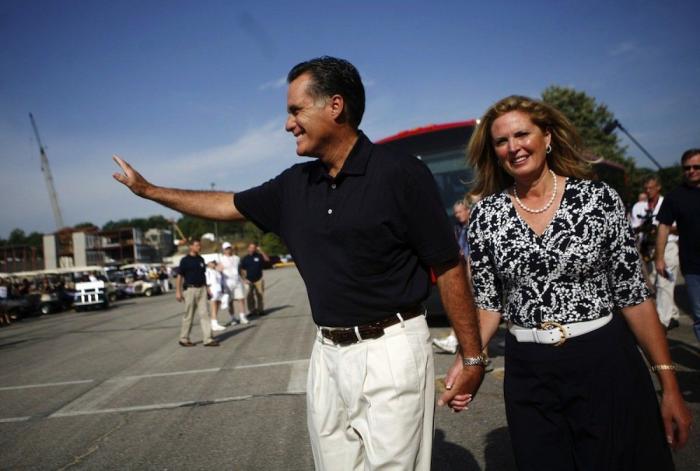 Ann Romney de rojo: la esposa de Mitt Romney también se viste con el color del poder (FOTOS)